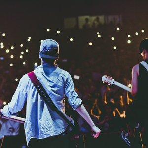 西村二一𠂇超肉弹
